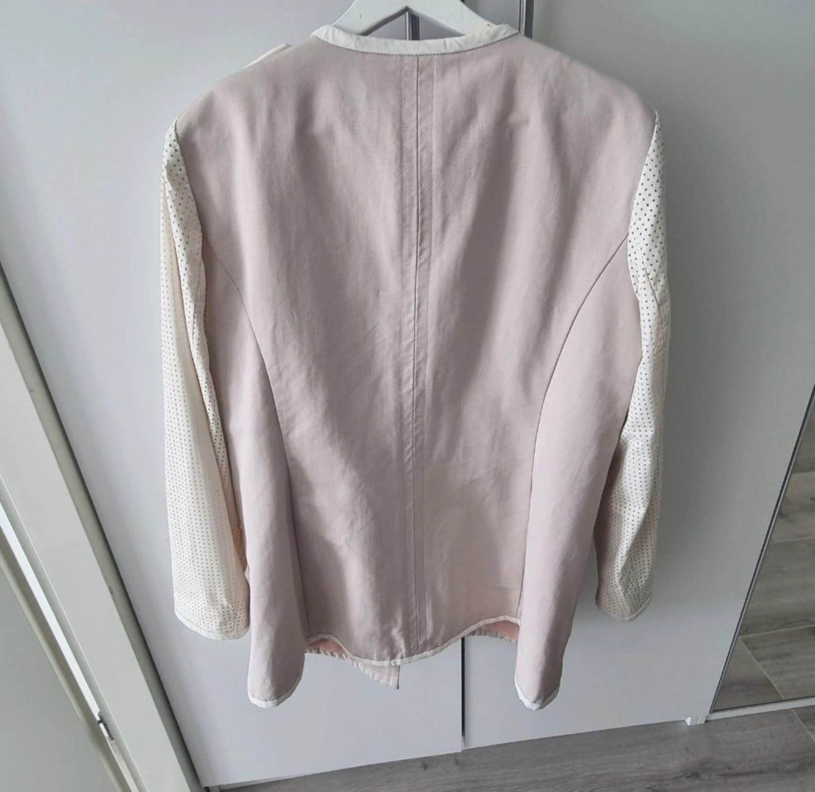 Madeleine elegante gabardina / chaqueta de verano beige crema mangas perforadas 44 – photo 9